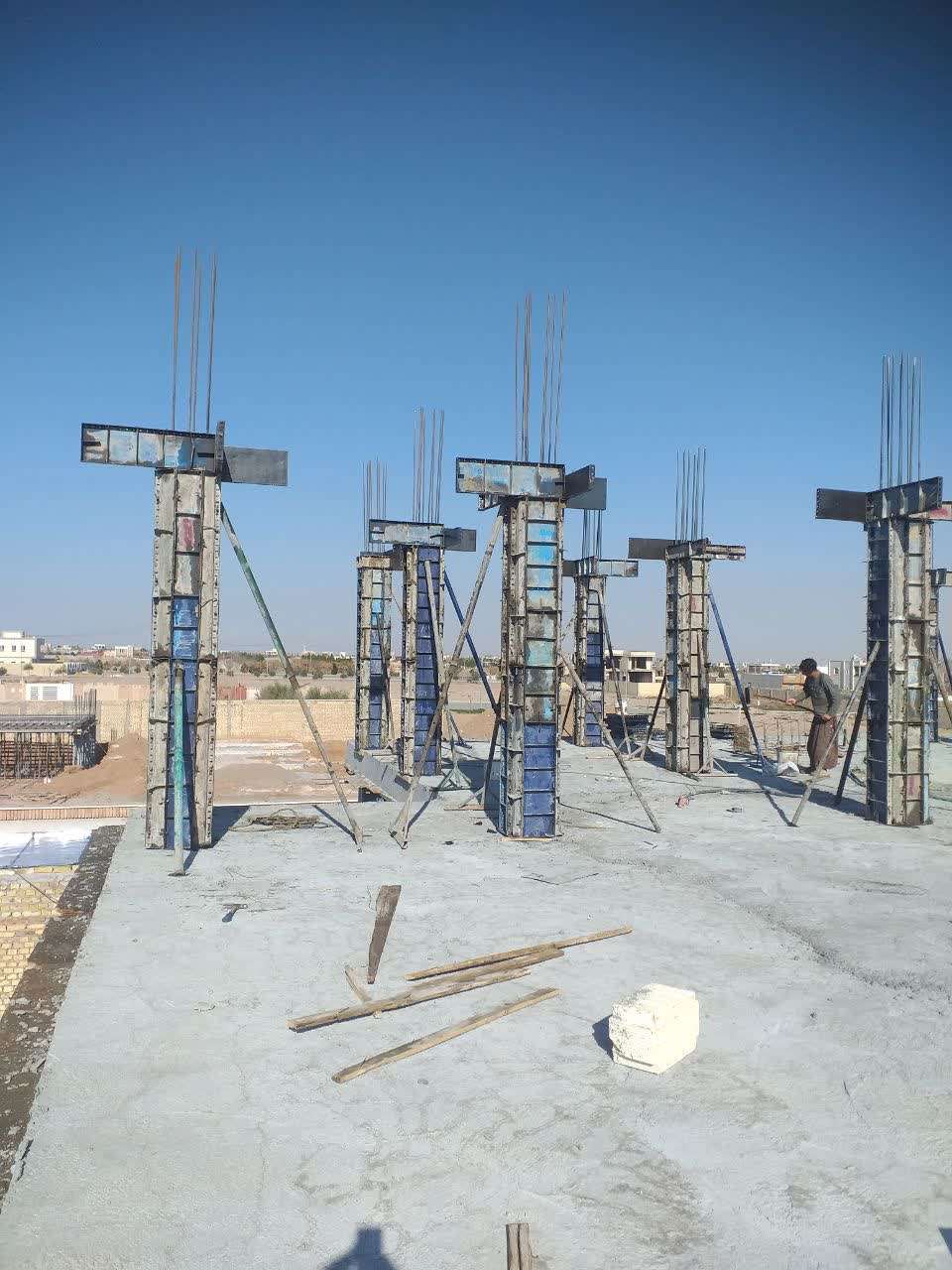 پروژه بتن ریزی ستون مجتمع تفریحی کاریز بوم یزد