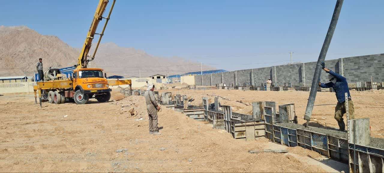 شروع عملیات بتن ریزی شرکت یزد مهر